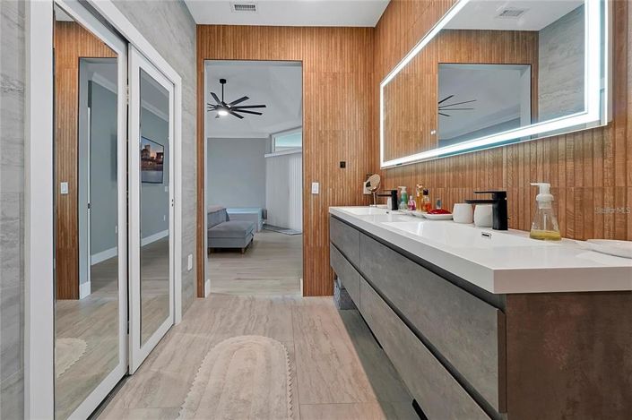 Image No.27-4 Bed House for sale