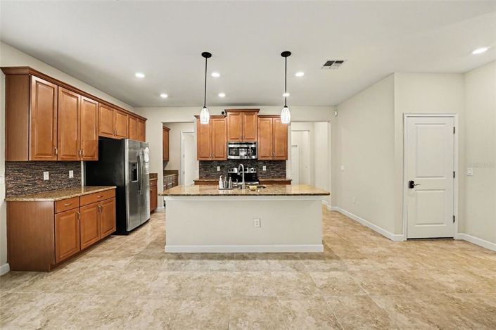 Image No.7-5 Bed House for sale