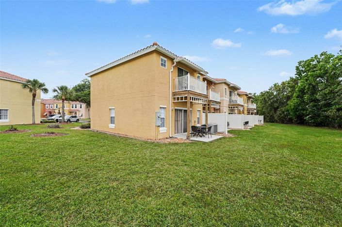 Image No.26-3 Bed Townhouse for sale