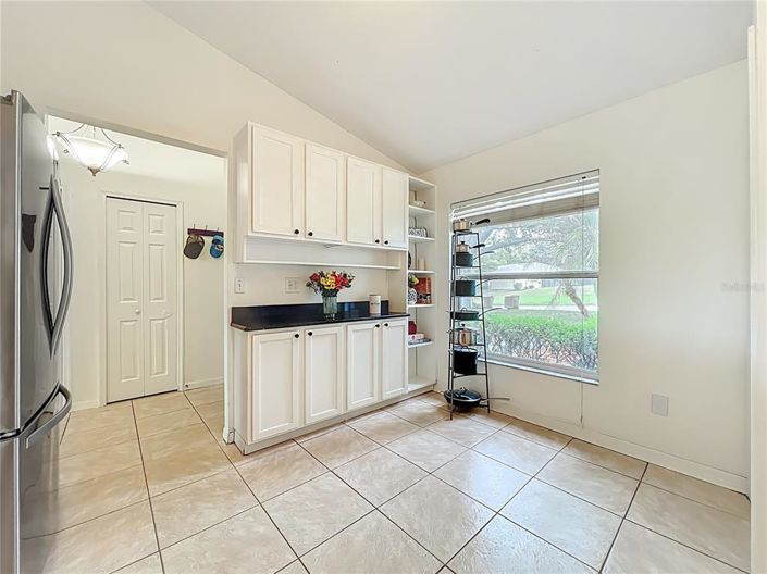 Image No.10-4 Bed House for sale