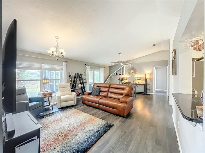 Image No.11-4 Bed House for sale