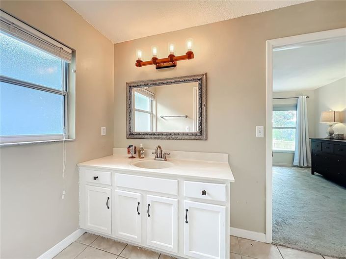 Image No.22-4 Bed House for sale