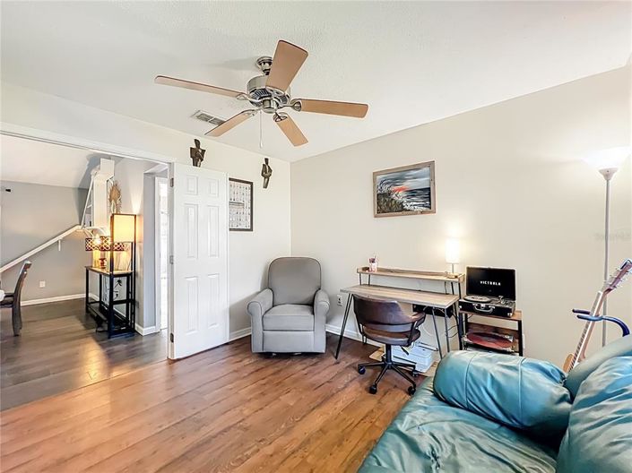 Image No.24-4 Bed House for sale