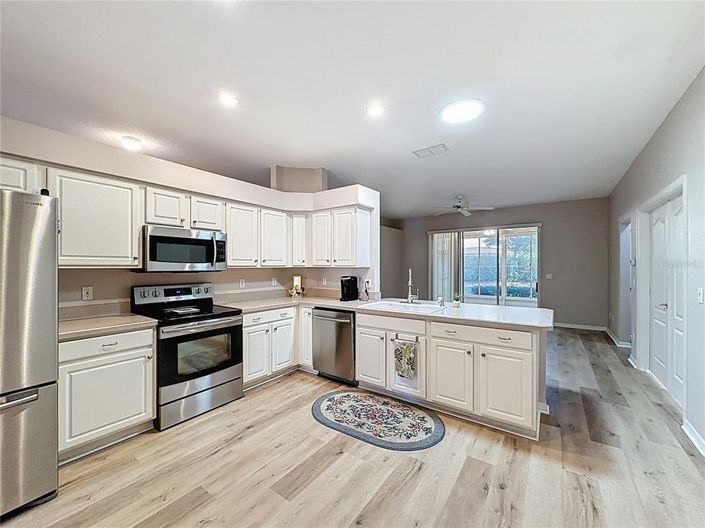 Image No.10-3 Bed House for sale