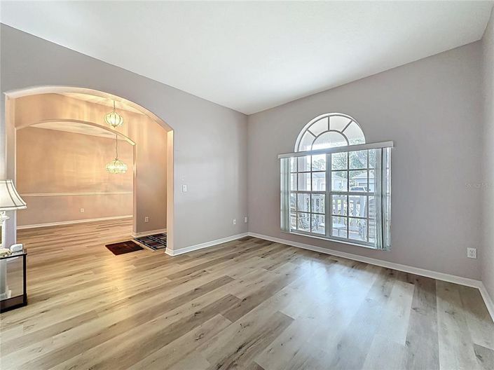 Image No.11-3 Bed House for sale