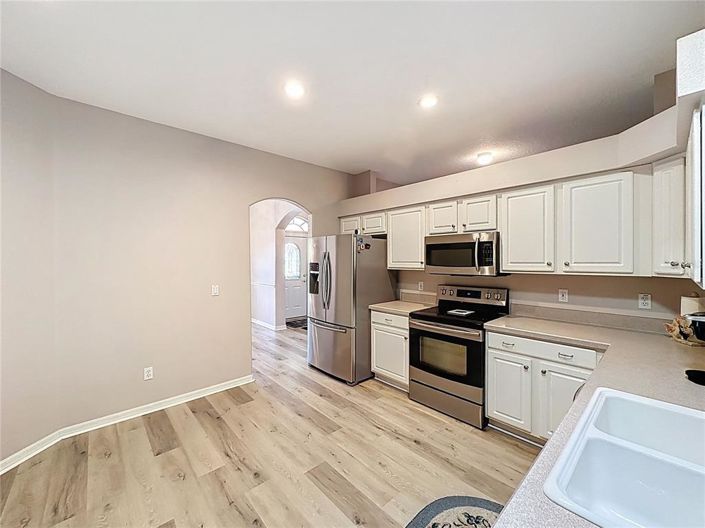 Image No.8-3 Bed House for sale