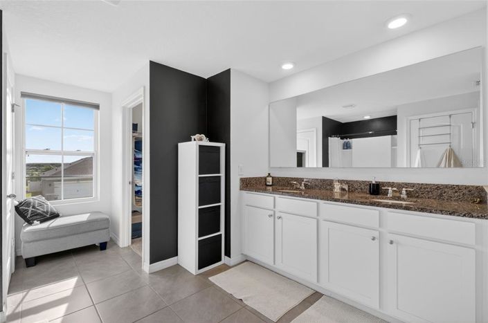 Image No.30-5 Bed House for sale