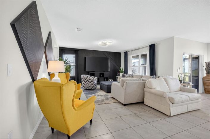 Image No.7-5 Bed House for sale