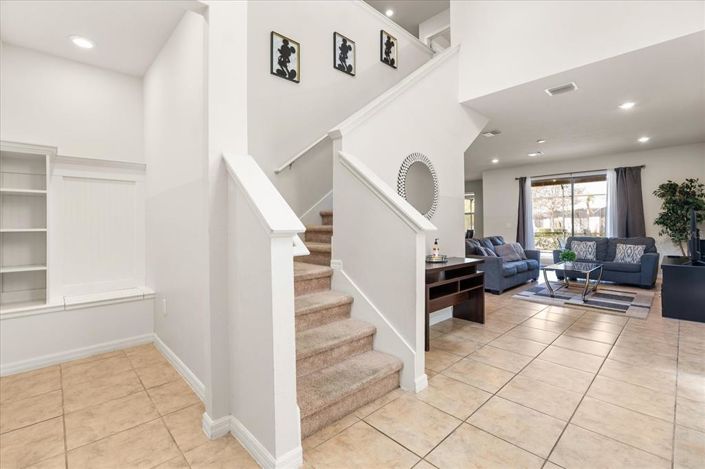 Image No.5-5 Bed House for sale