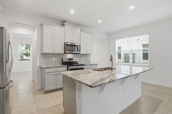 Image No.10-3 Bed Townhouse for sale