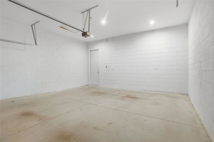 Image No.33-3 Bed Townhouse for sale