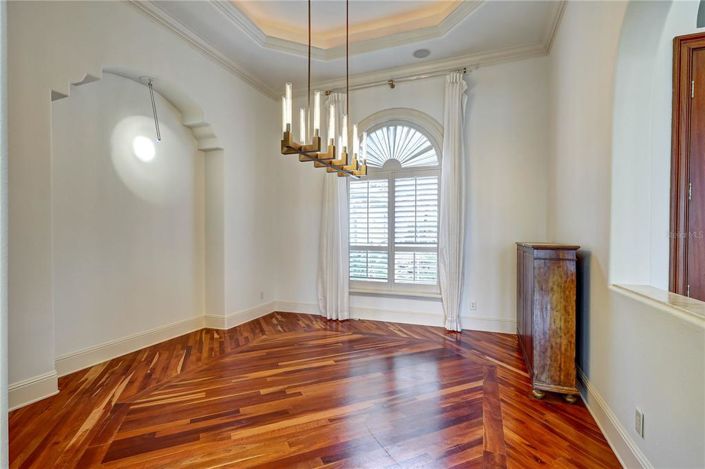 Image No.14-4 Bed House for sale