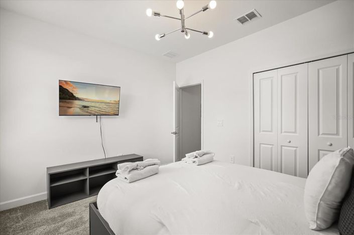 Image No.18-6 Bed House for sale