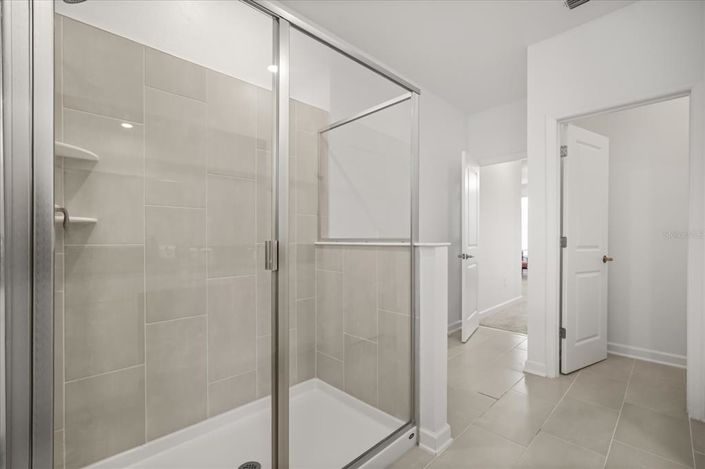 Image No.28-6 Bed House for sale