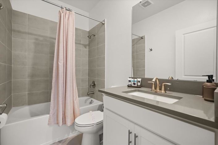 Image No.5-6 Bed House for sale