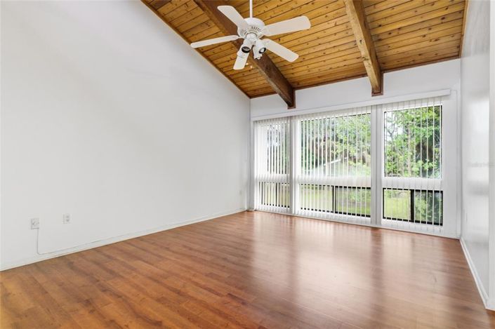 Image No.2-Appartement de 3 chambres à vendre à Saint John