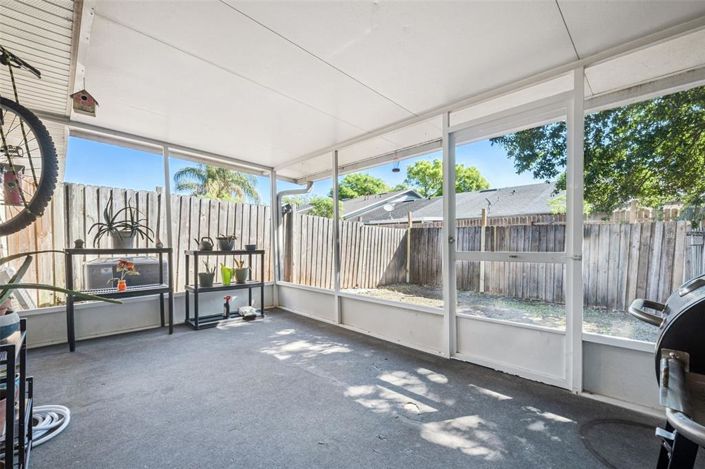 Image No.27-3 Bed Townhouse for sale