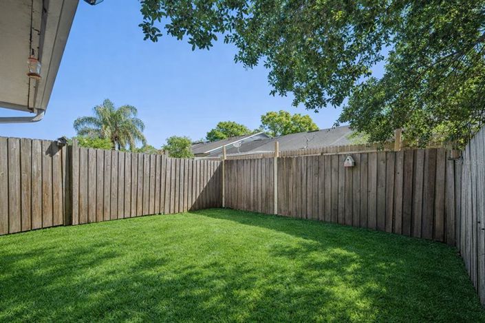 Image No.28-3 Bed Townhouse for sale