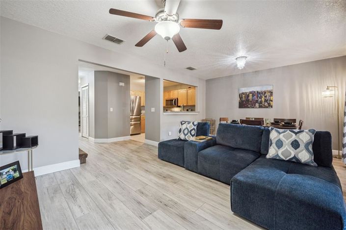 Image No.3-3 Bed Townhouse for sale