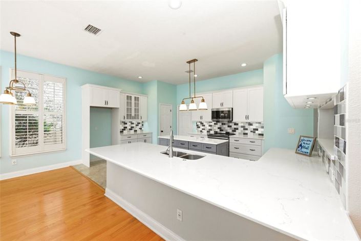 Image No.11-6 Bed House for sale