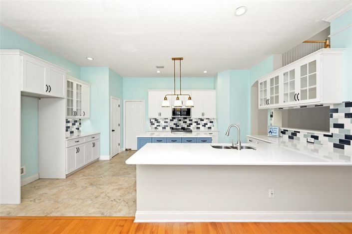 Image No.12-6 Bed House for sale