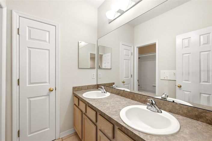 Image No.41-6 Bed House for sale