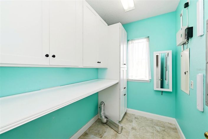 Image No.43-6 Bed House for sale