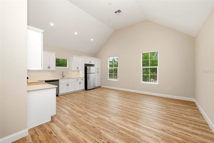 Image No.56-6 Bed House for sale