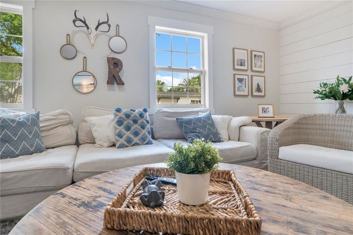 Image No.12-5 Bed House for sale