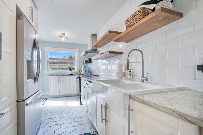 Image No.17-5 Bed House for sale