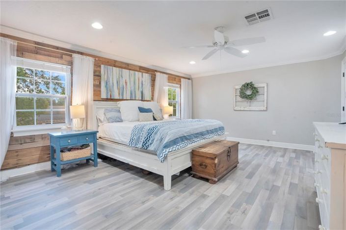 Image No.28-5 Bed House for sale