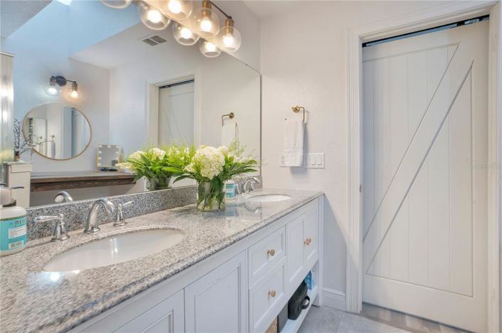 Image No.34-5 Bed House for sale