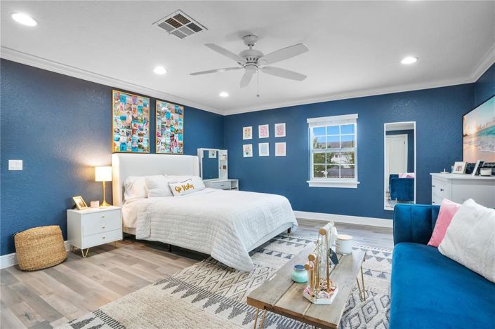 Image No.36-5 Bed House for sale