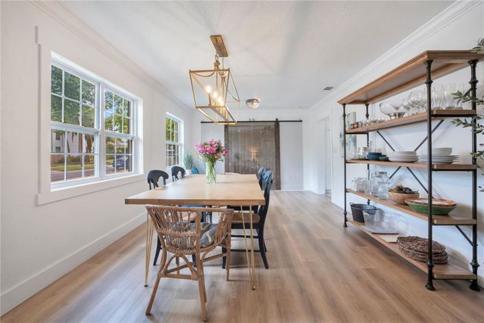 Image No.6-5 Bed House for sale