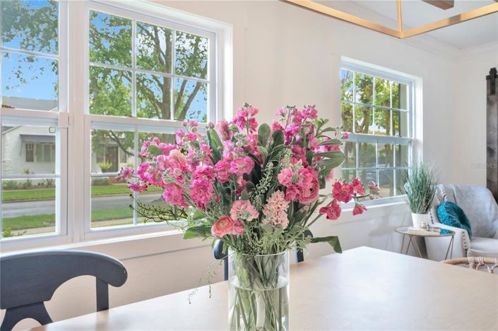 Image No.8-5 Bed House for sale