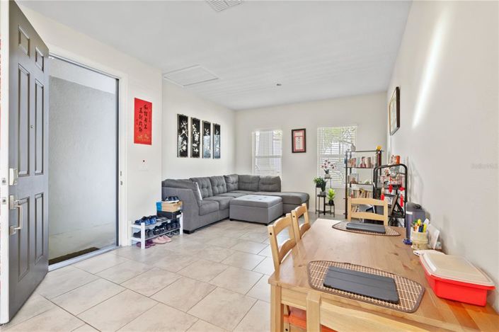 Image No.12-5 Bed House for sale