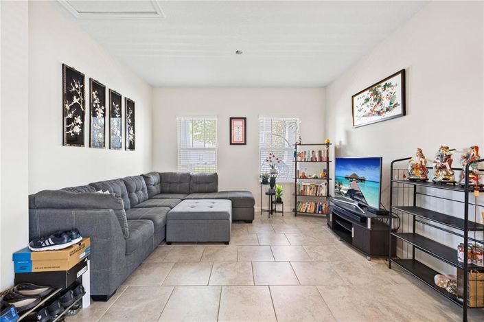 Image No.13-5 Bed House for sale