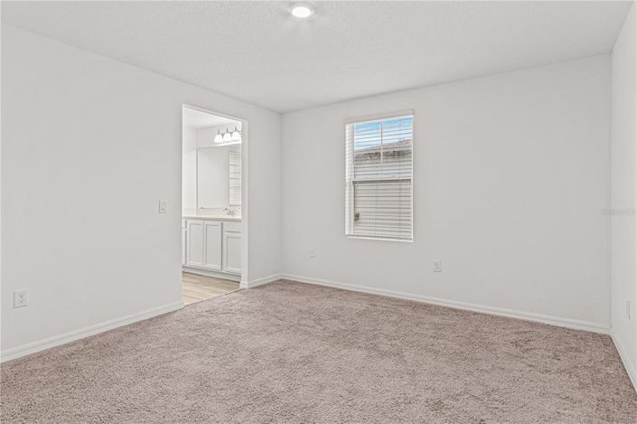 Image No.16-3 Bed Townhouse for sale