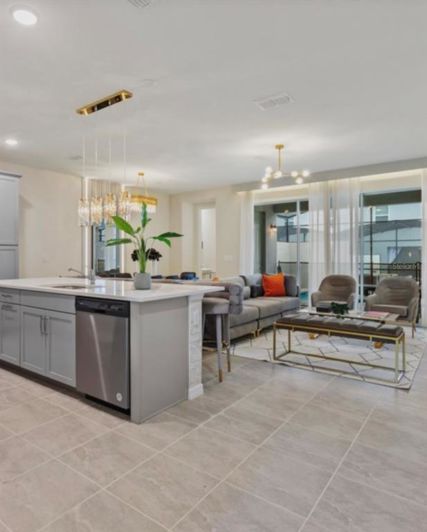 Image No.22-5 Bed Townhouse for sale