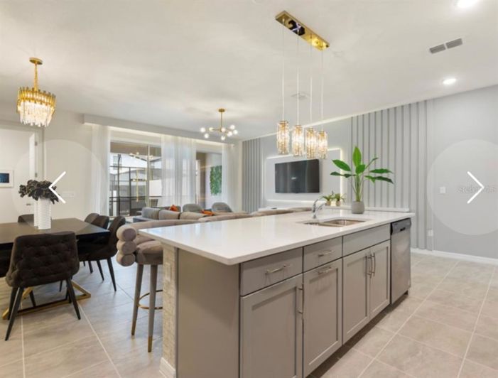 Image No.7-5 Bed Townhouse for sale