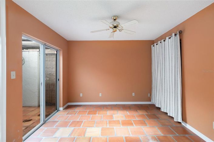 Image No.11-3 Bed House for sale