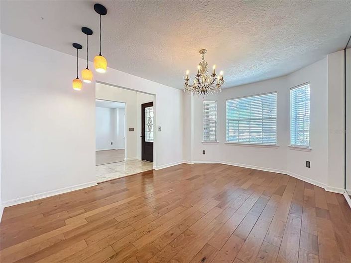 Image No.10-4 Bed House for sale