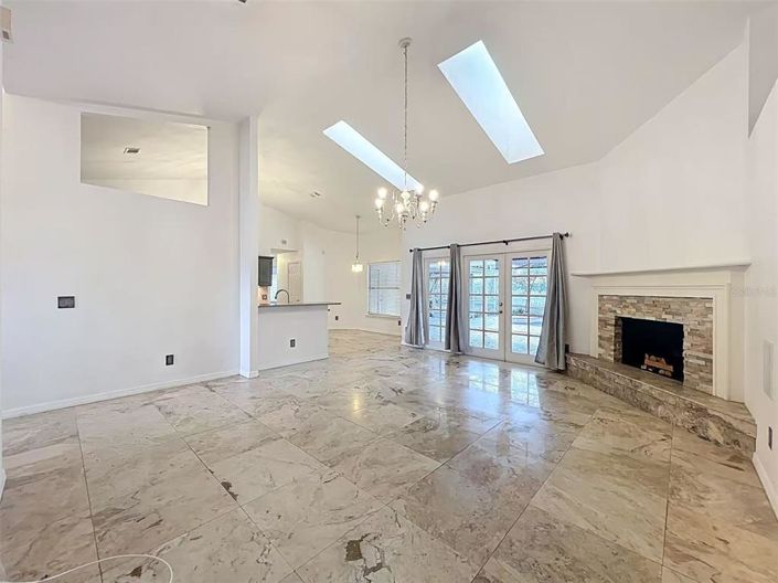 Image No.14-4 Bed House for sale