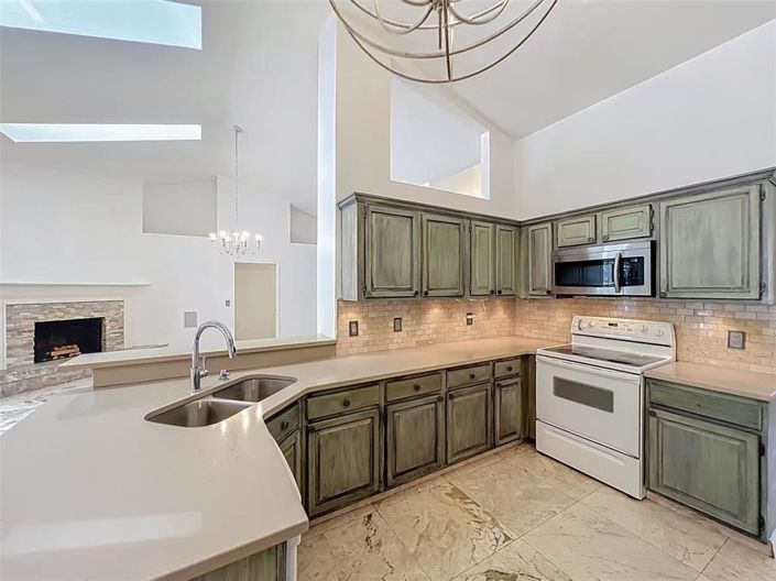 Image No.18-4 Bed House for sale