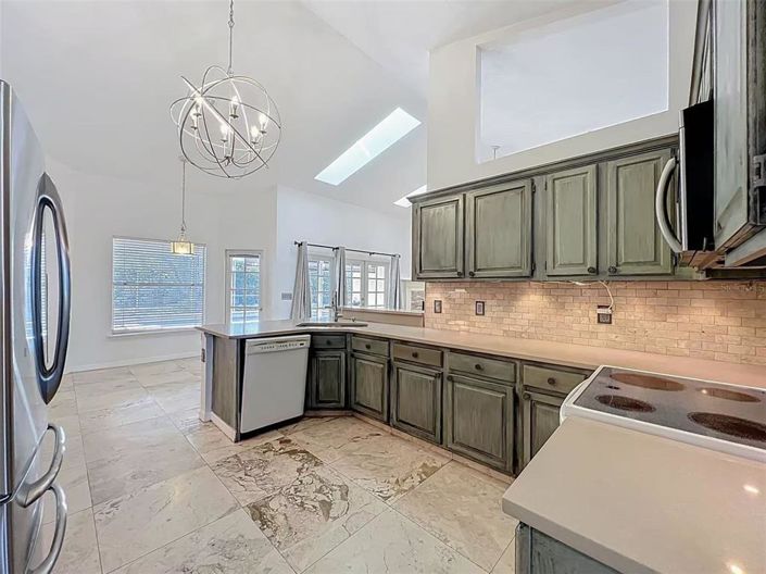 Image No.19-4 Bed House for sale