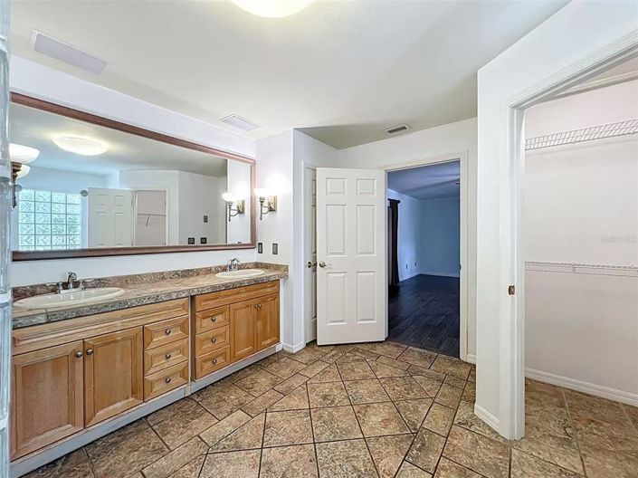 Image No.31-4 Bed House for sale