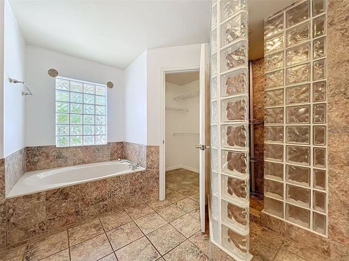 Image No.34-4 Bed House for sale