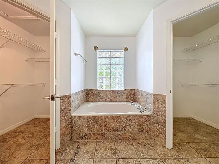 Image No.38-4 Bed House for sale