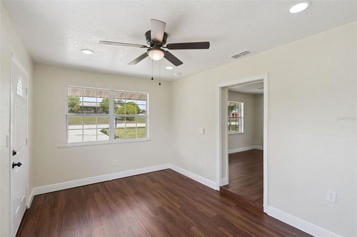 Image No.7-3 Bed House for sale