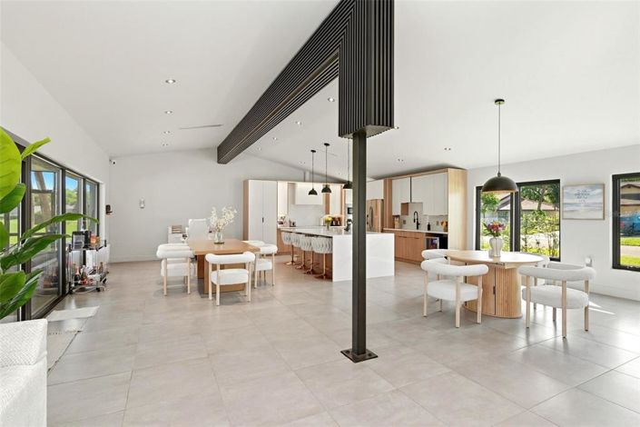 Image No.11-3 Bed House for sale